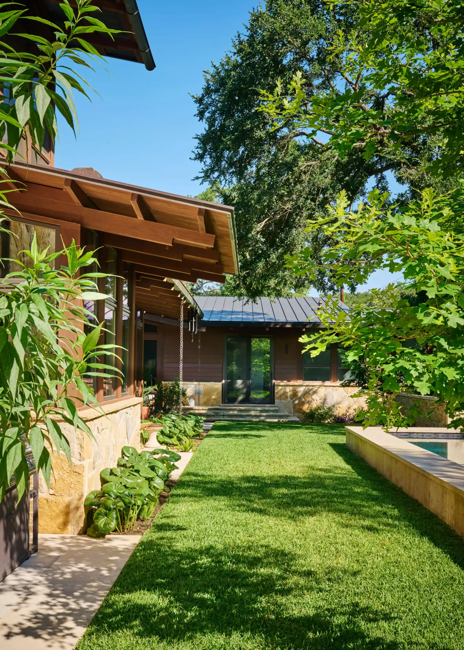 Old West Austin Residence - Image 5 of 6