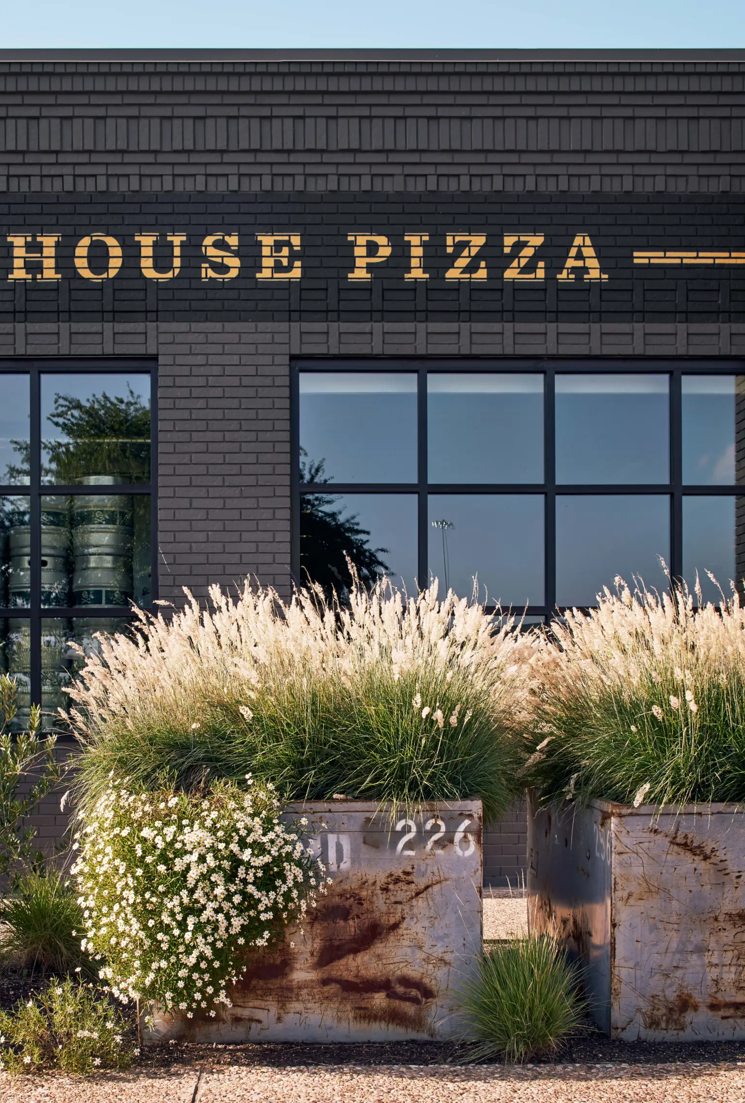 Pinthouse Pizza - Image 3 of 7