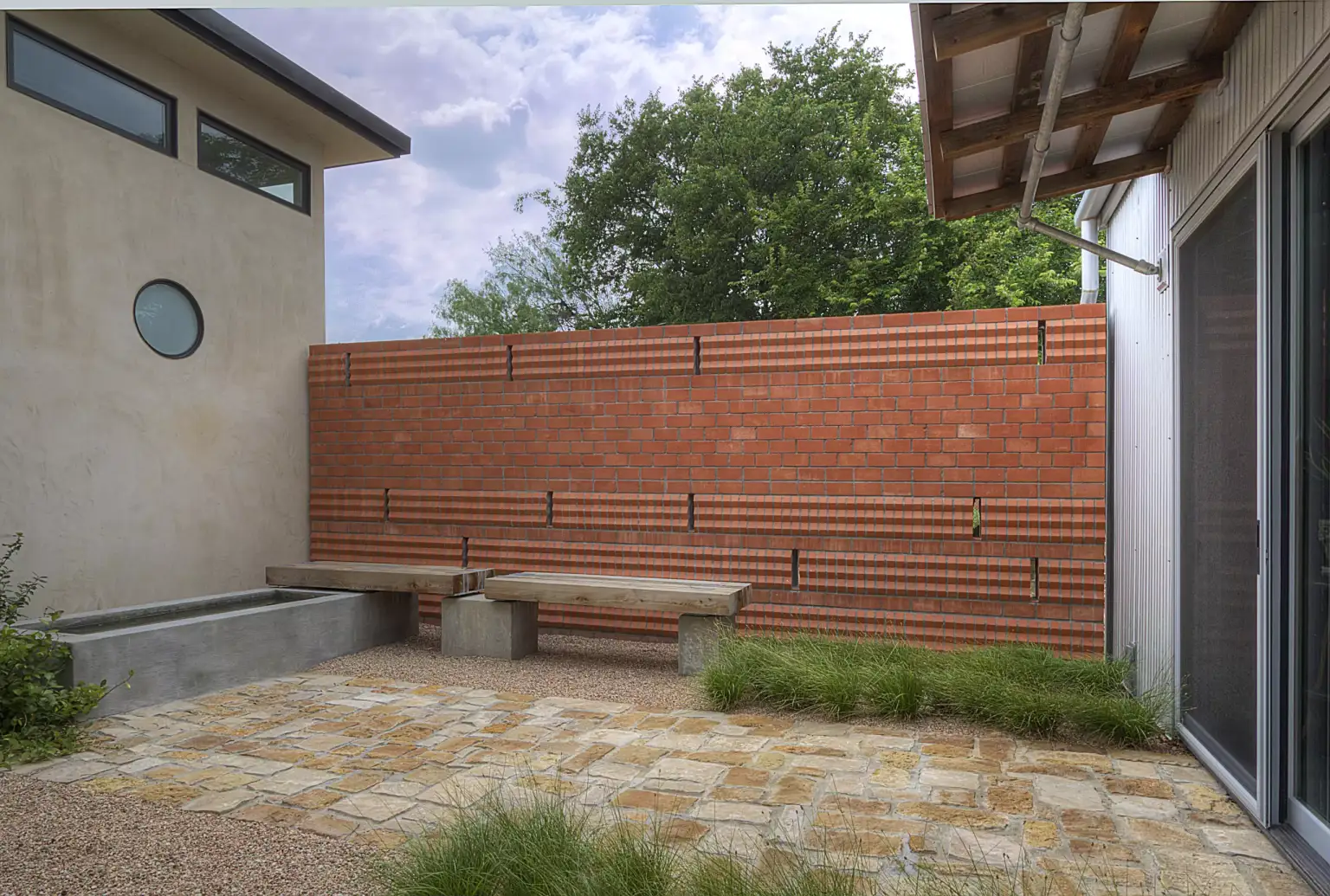 Albany Compound - Image 2 of 7