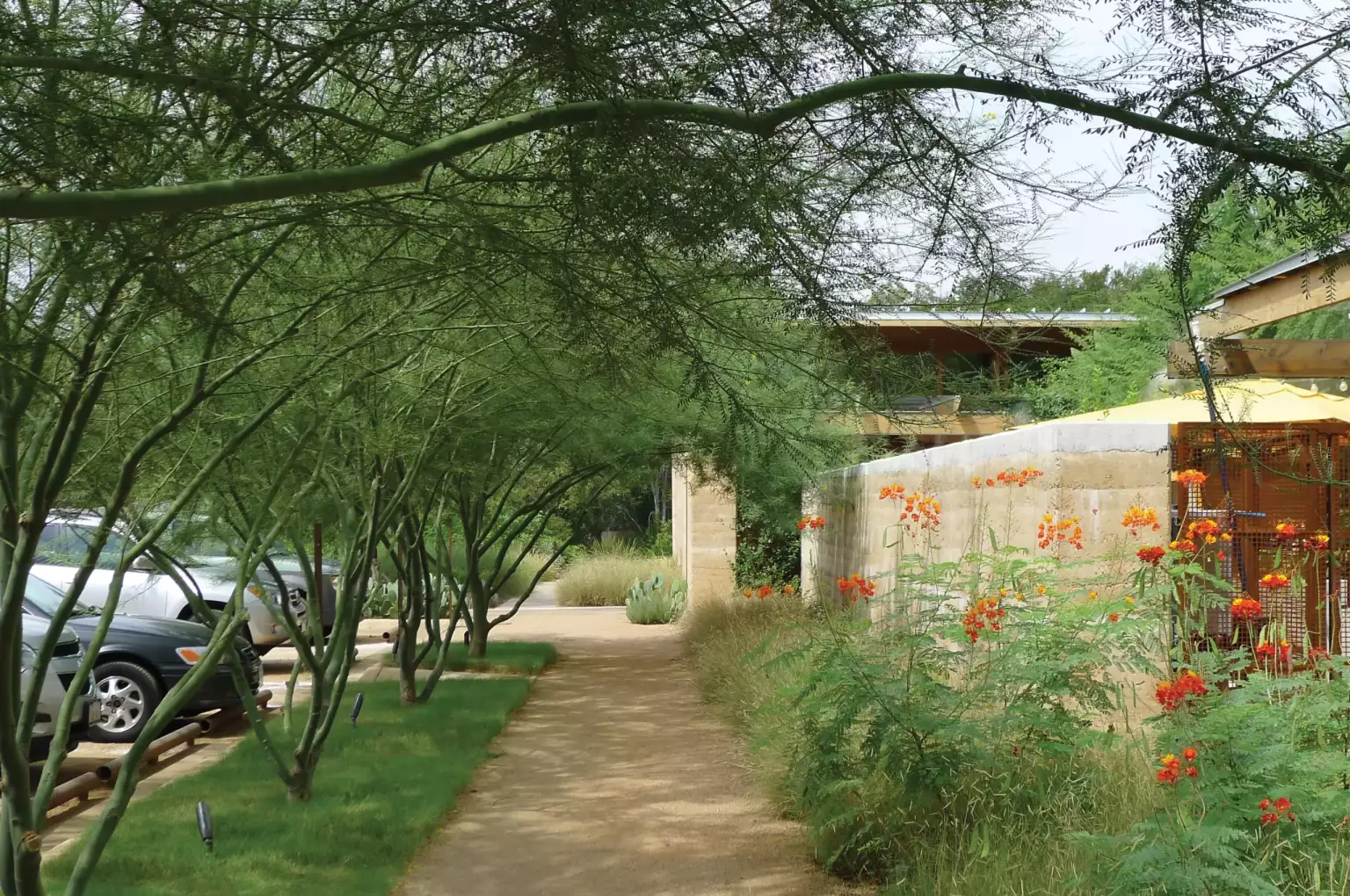 El Monumento - Image 1 of 8