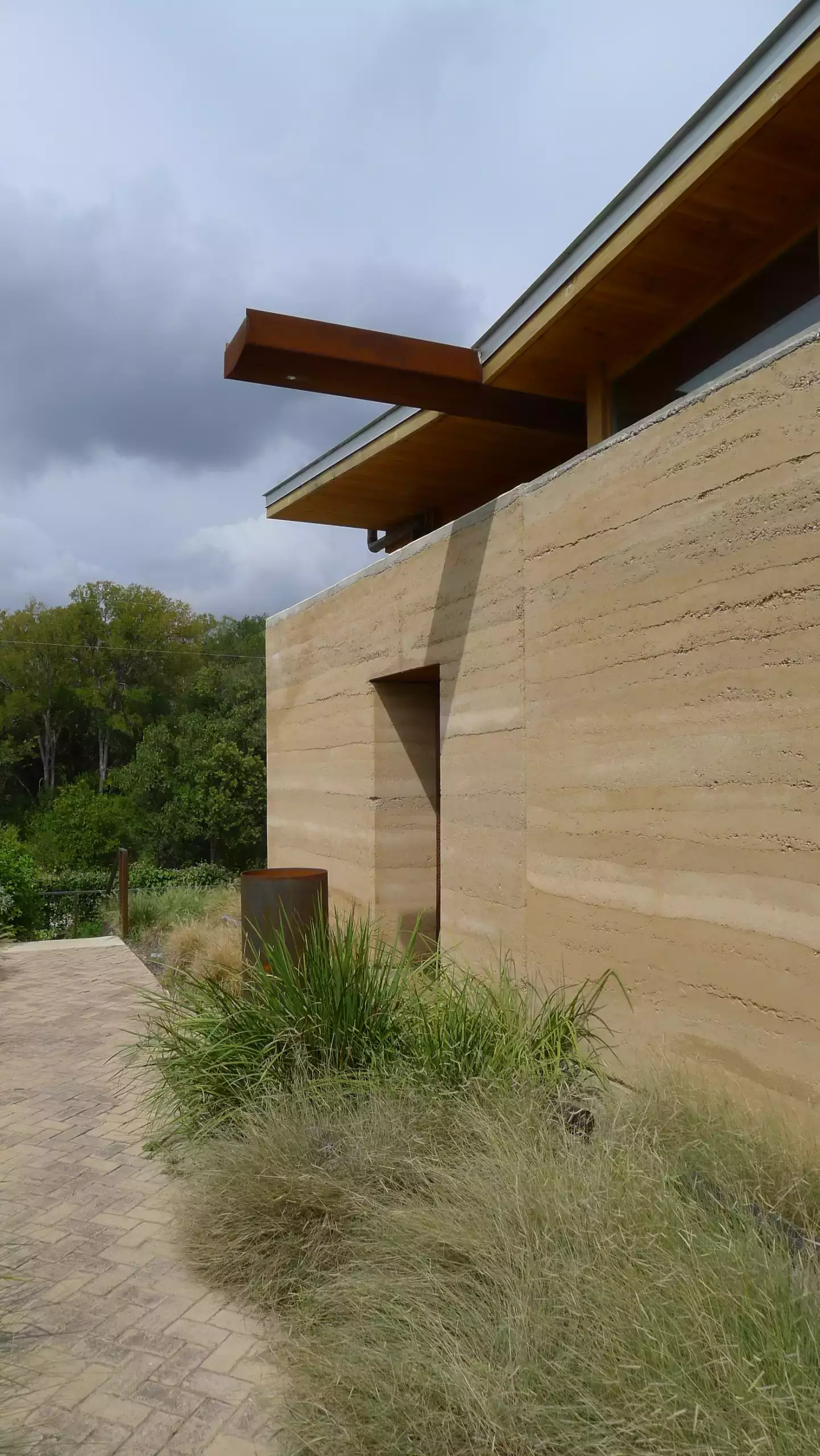 El Monumento - Image 4 of 8