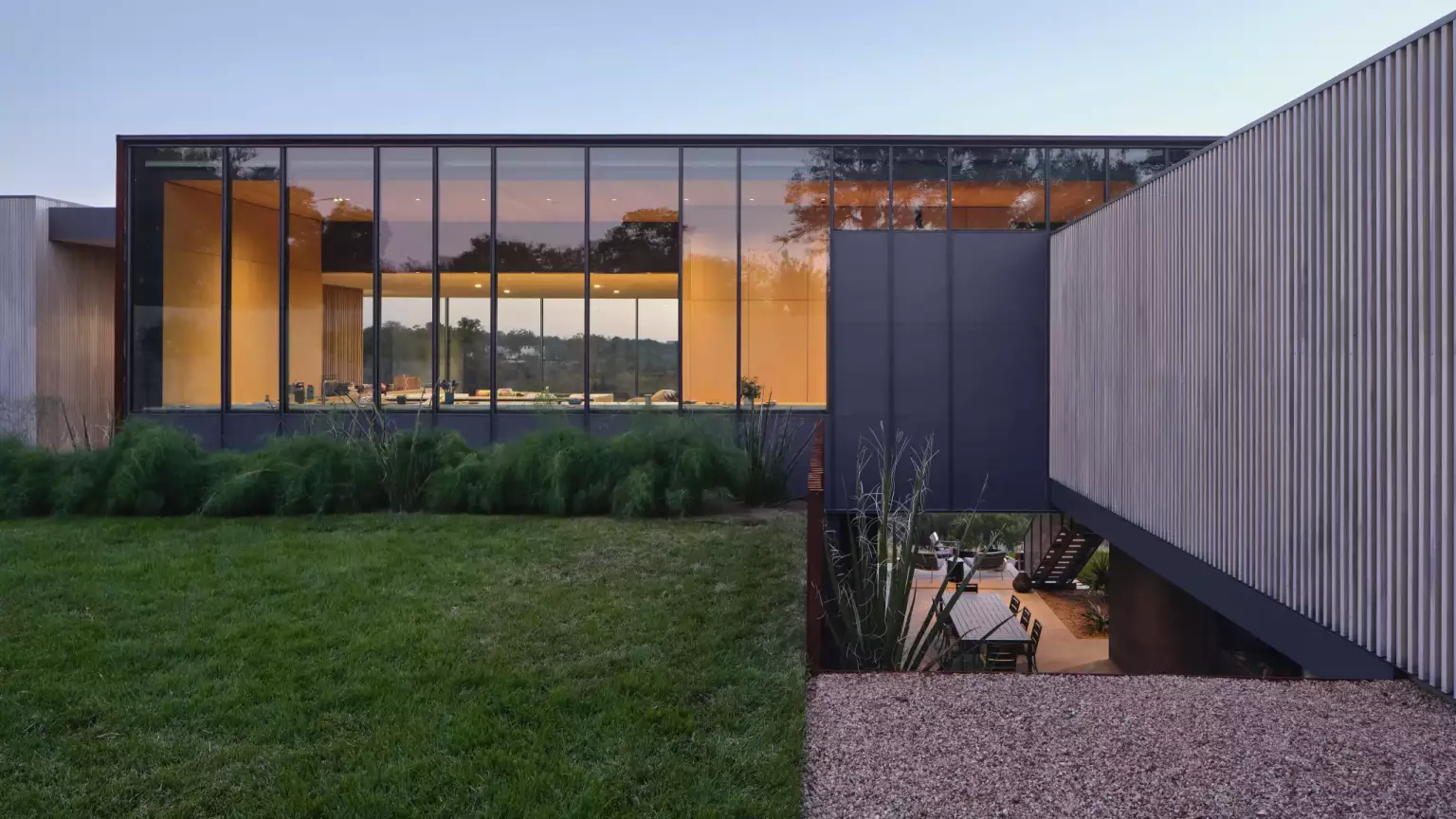 Greenbelt Residence - Image 2 of 5