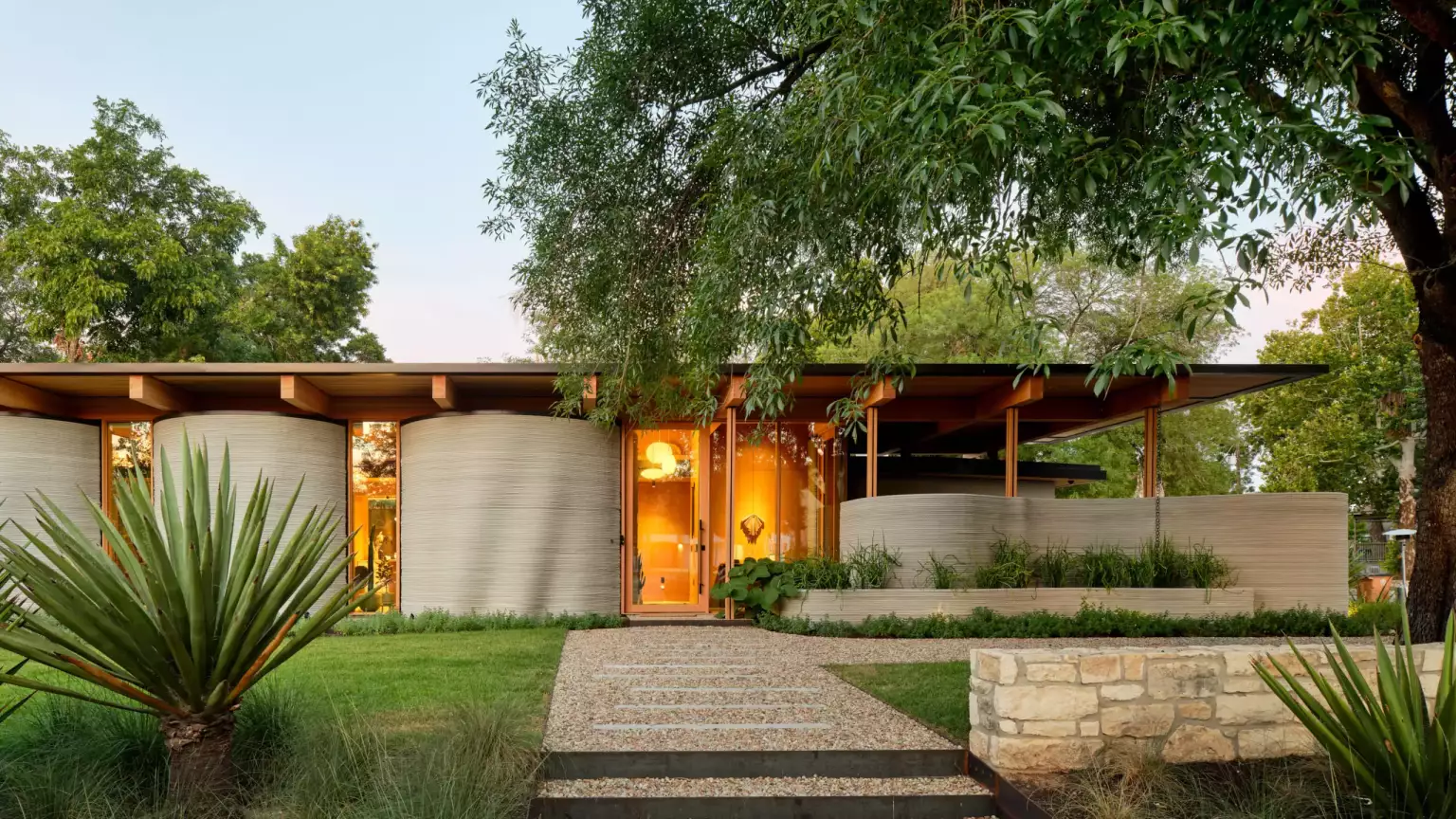House Zero - Image 1 of 4