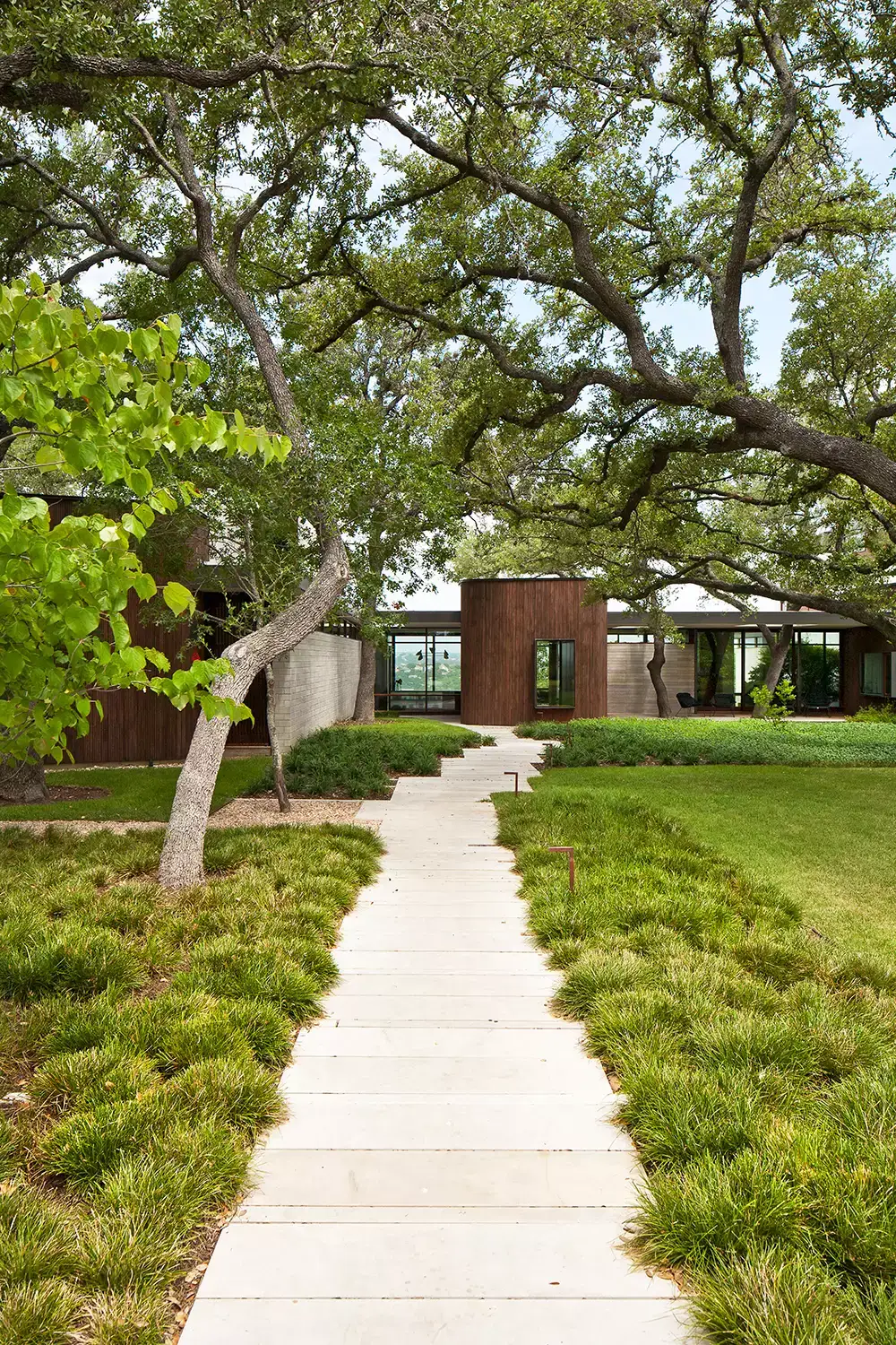 Lakeview Residence - Image 4 of 6