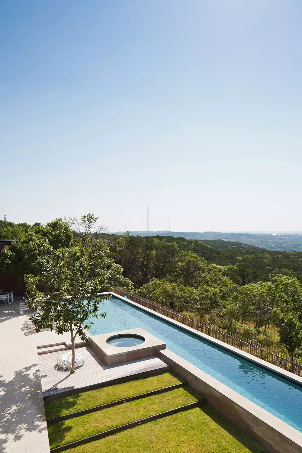 Lakeview Residence - Image 3 of 6